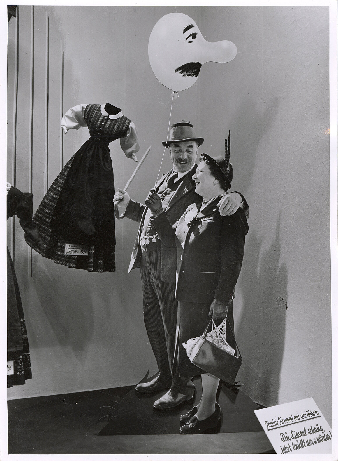 Liesl Karlstadt und Michl Lang, Wies'n Schmankerl, Herr und Frau Brummel auf der Wies'n, Werbung vom Kaufhaus Hertie, September-Oktober 1954