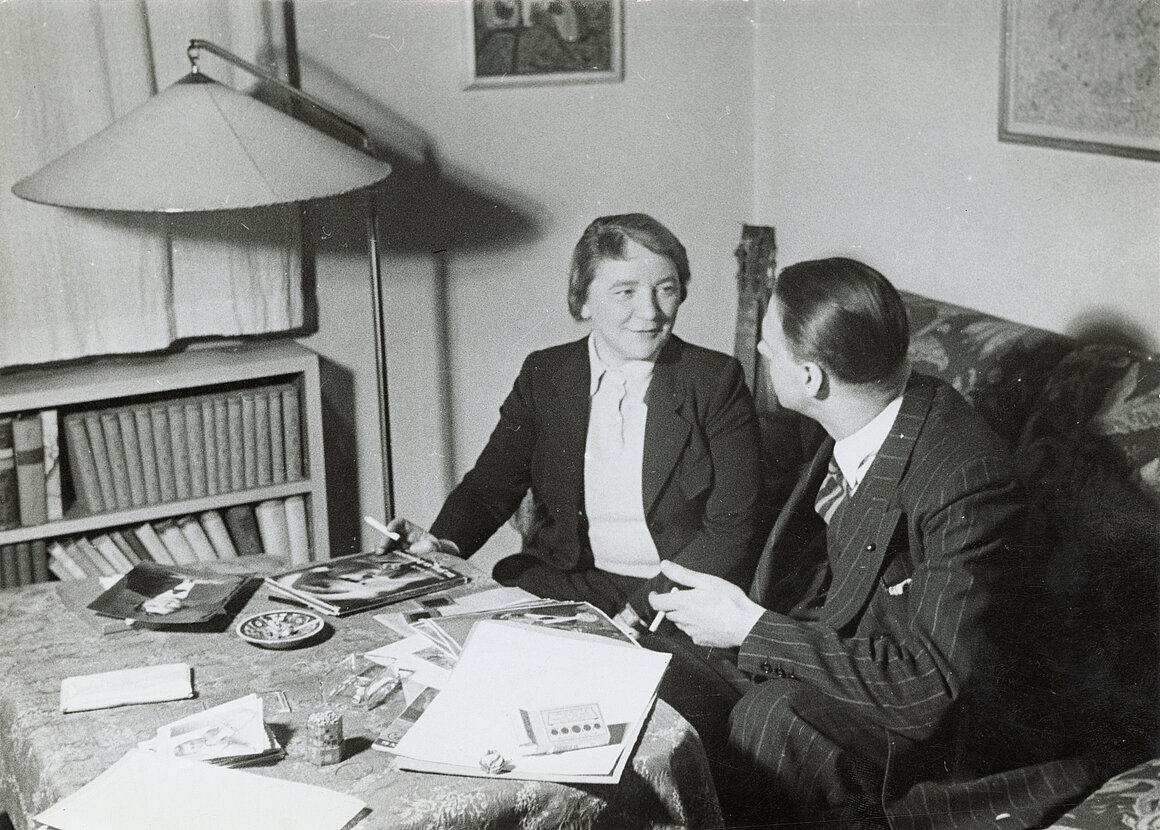 Liesl Karlstadt im Gespräch mit Dr. Leo Böhmer, Fasching 1938