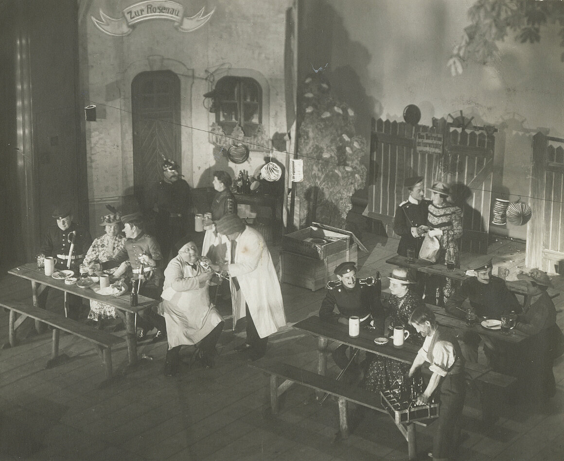 Sonntag in der Rosenau, Brillantfeuerwerk, 2. Akt, 1930