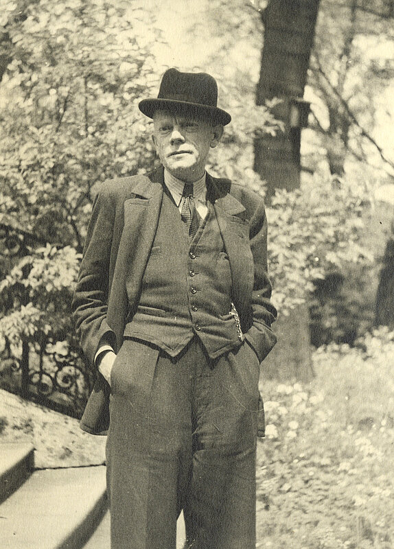 Valentin im Schlosspark Grünwald, 1942/43