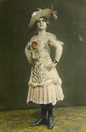 Liesl Karlstadt als Soubrette, ca. 1915