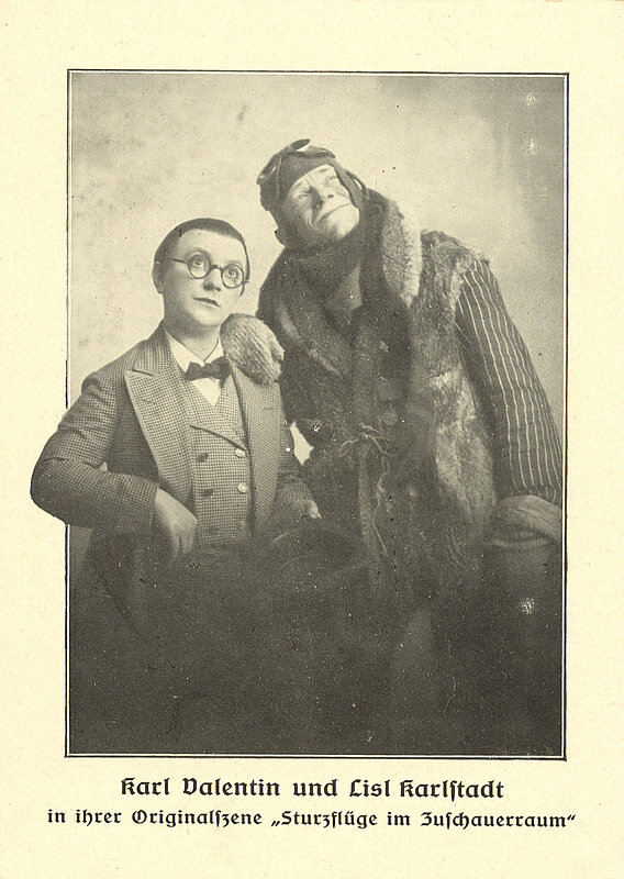Sturzflüge im Zuschauerraum, 1924