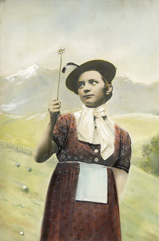 Liesl Karlstadt im Alpensängerterzett, ca. 1915