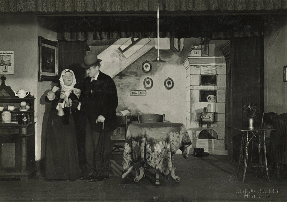 Karl Valentin, Liesl Karlstadt, Theaterbesuch, 1933/34