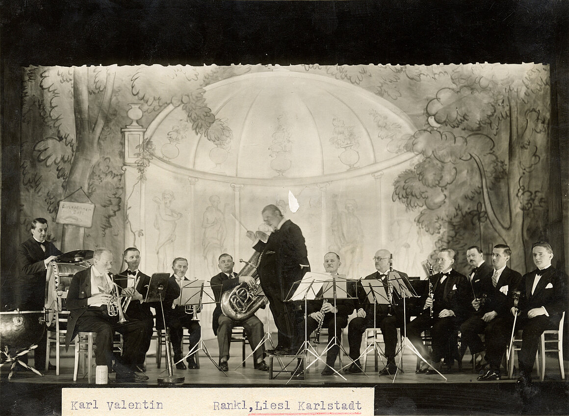 Orchesterszene, Kabarett der Komiker, Berlin, Dezember 1929 
