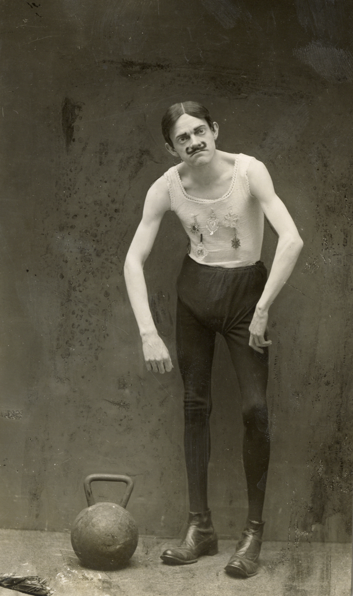 Karl Valentin als Herkules, um 1911