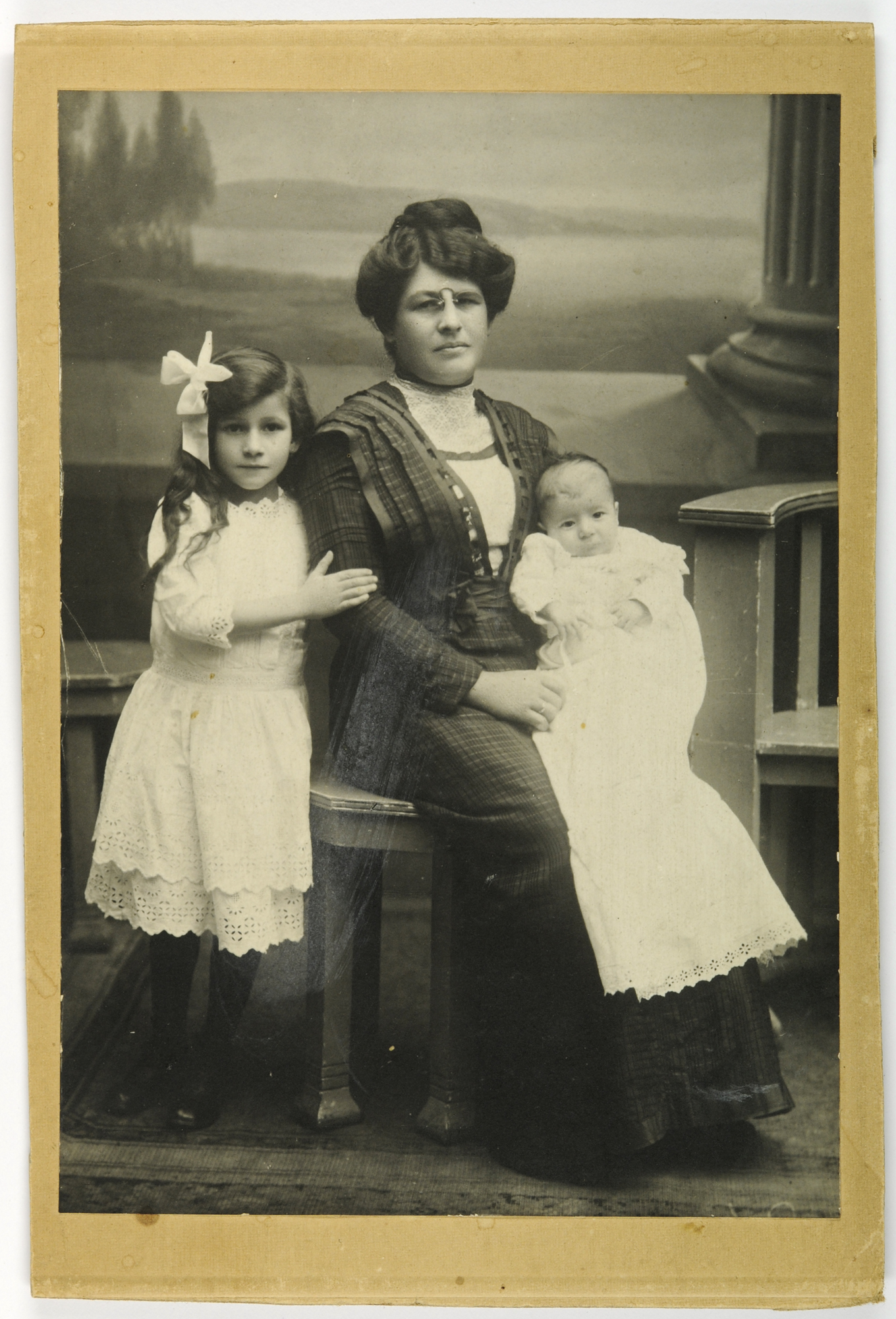 Therese Greiner mit Kinder